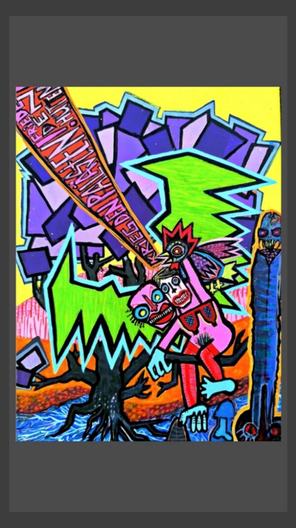 Zweiköpfige Frau mit Handpuppenhuhn auf Laubholzbaumast